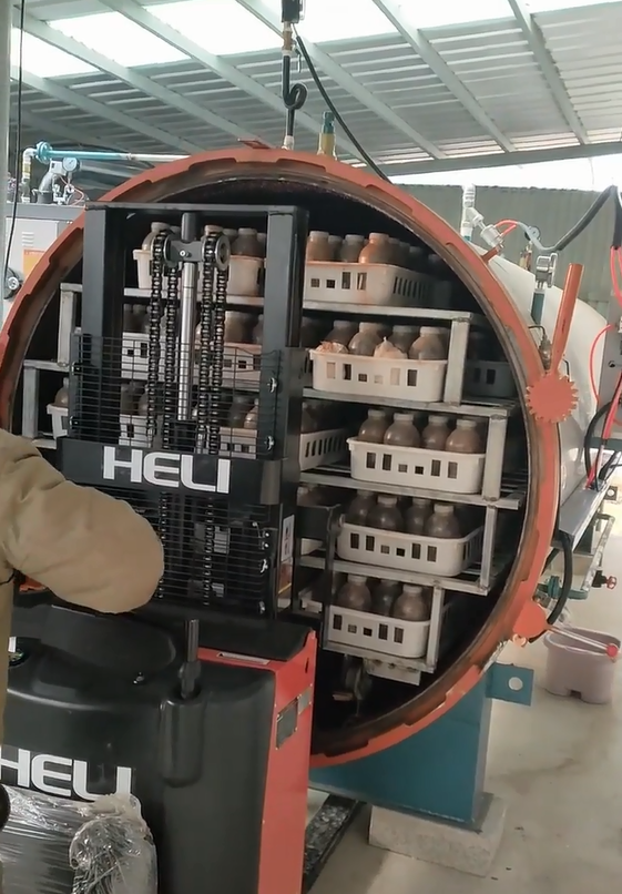 Pulsating vacuum high-pressure double-door steam sterilizer