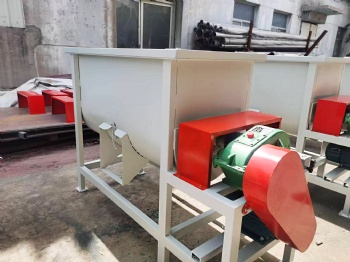 Mushroom substrate mixing machine